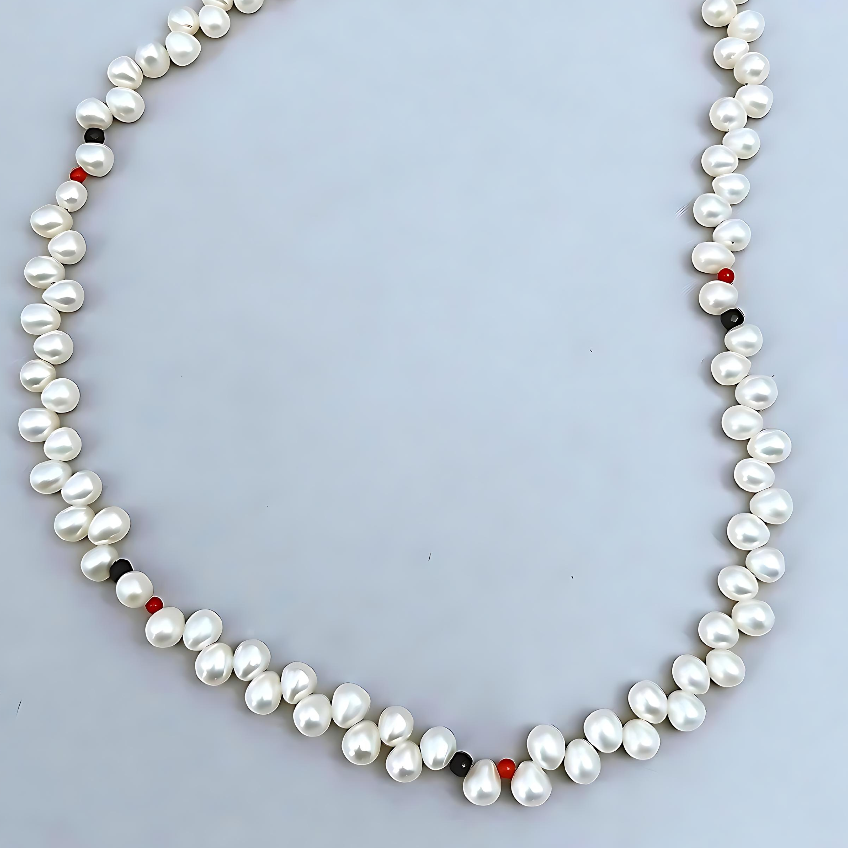 Funky Necklace │ Trendy Pearl Necklace | Le BijouBijou