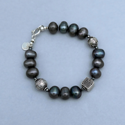 Introducing the Le BijouBijou Naida Black Pearl Bracelet 